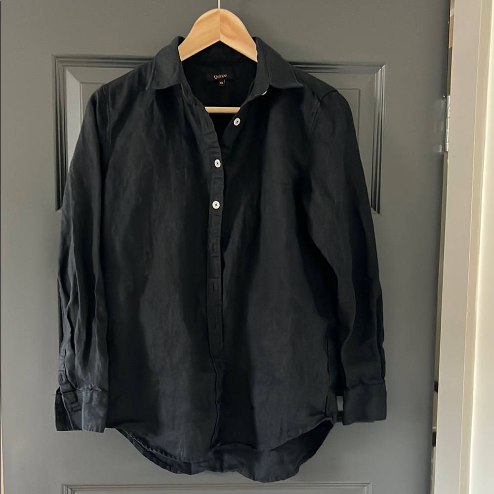 Women’s Black Linen Buttondown Shirt